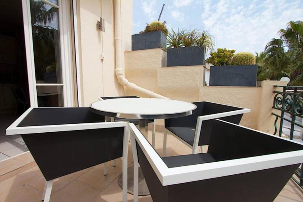 Apartment Sur La Pinede A Juan Les Pins